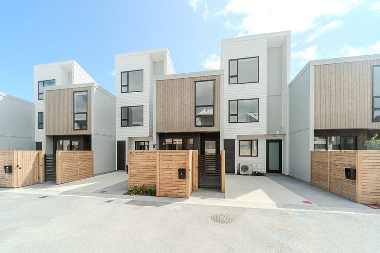 Photo of property in 6 Kamahi Place, Paraparaumu, 5032