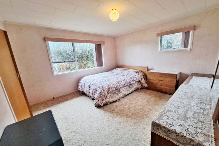 Photo of property in 94 Matipo Road, Te Atatu Peninsula, Auckland, 0610