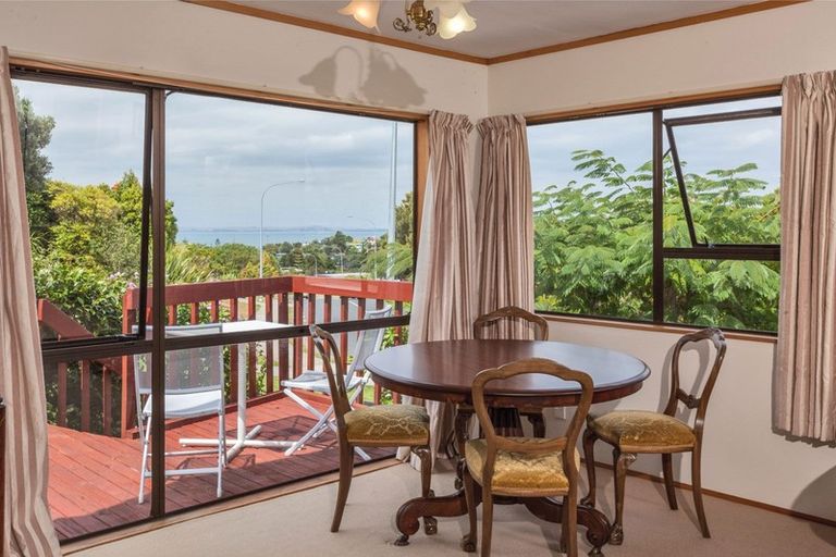 Photo of property in 2/99 Glamorgan Drive, Torbay, Auckland, 0630