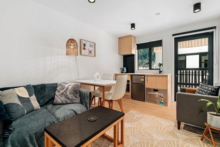 Photo of property in The Alex Apartments, 135u18b Hallenstein Street, Queenstown, 9300