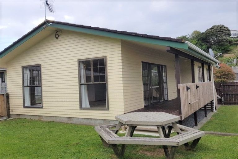 Photo of property in 86 Omapere Street, Whitby, Porirua, 5024