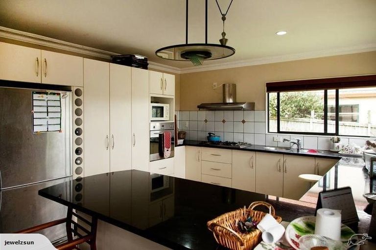 Photo of property in 49 College Road, Northcote, Auckland, 0627