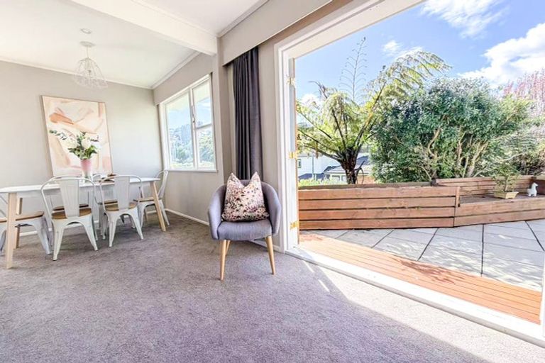 Photo of property in 64 Mark Avenue, Paparangi, Wellington, 6037