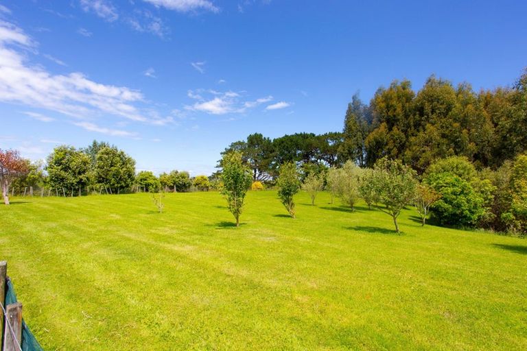 Photo of property in 28 Robert Ross Place, Clendon Park, Auckland, 2103