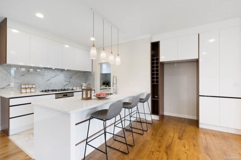 Photo of property in 1 Huahua Crescent, Papakura, 2110