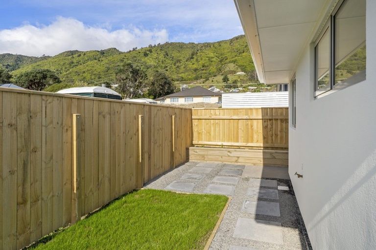 Photo of property in 18 Karearea Avenue, Waikanae, 5036