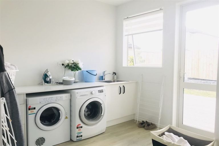 Photo of property in 29 Greenfinch Road, Hobsonville, Auckland, 0616