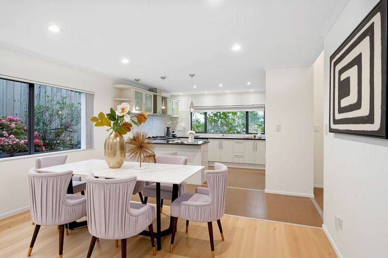 Photo of property in 104 San Marino Drive West, Henderson, Auckland, 0612
