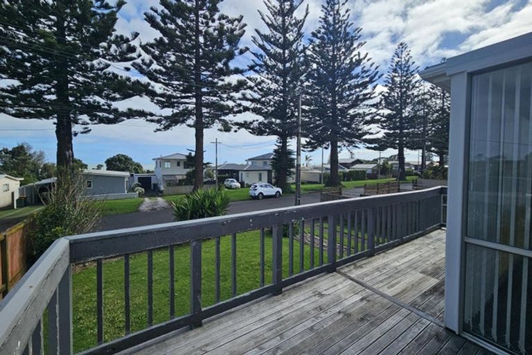 Photo of property in 21 Battiscombe Terrace, Waitara, 4320