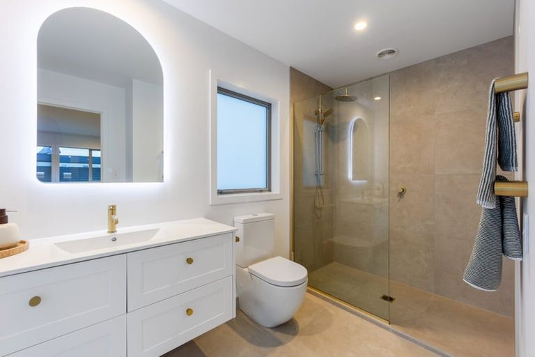 Photo of property in 69 Glenvar Ridge Road, Long Bay, Auckland, 0630