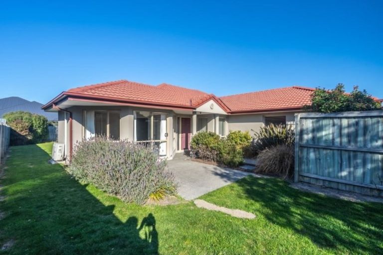 Photo of property in 3 Richard Seddon Drive, Northwood, Christchurch, 8051