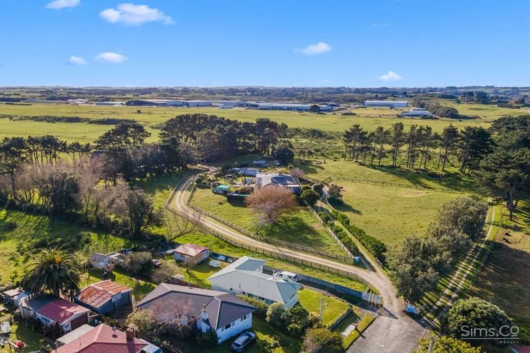 Photo of property in 4 Glenn Street, Castlecliff, Whanganui, 4501