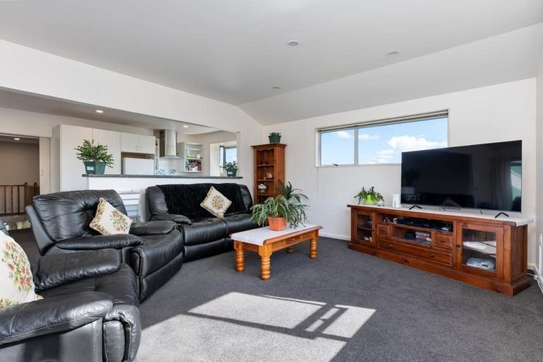 Photo of property in 9a Cherry Place, Casebrook, Christchurch, 8051