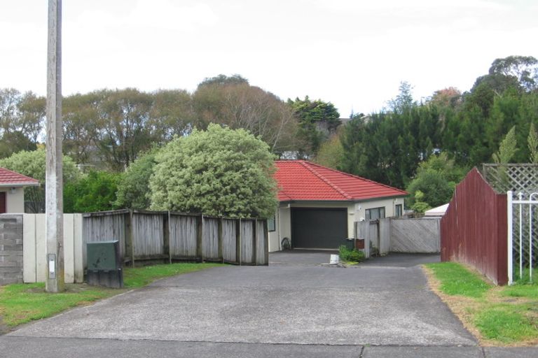 Photo of property in 3 Skybird Place, Glen Eden, Auckland, 0602