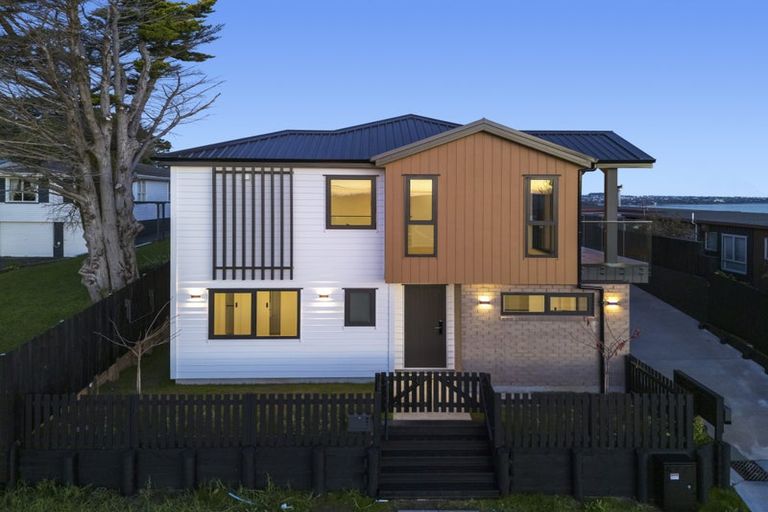 Photo of property in 8b Hadfield Street, Beach Haven, Auckland, 0626