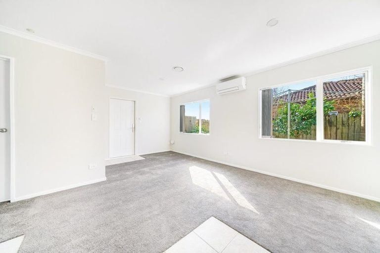 Photo of property in 2 Dunaff Place, Flat Bush, Auckland, 2019