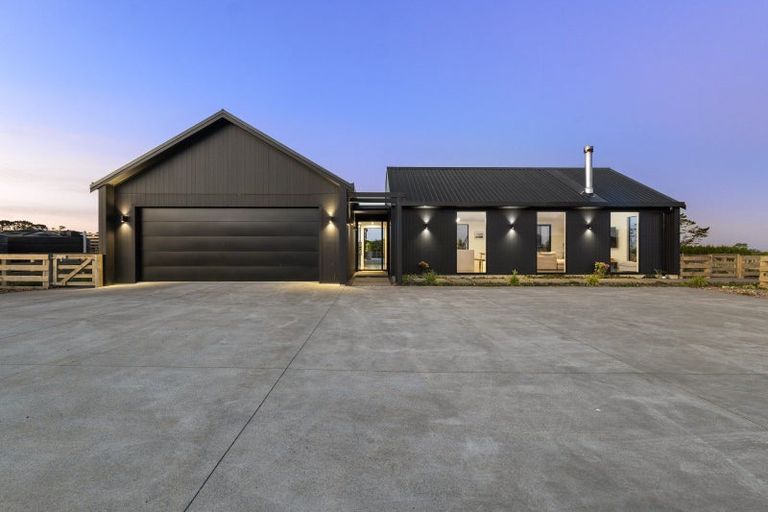 Photo of property in 589 Kent Road, Korito, New Plymouth, 4371