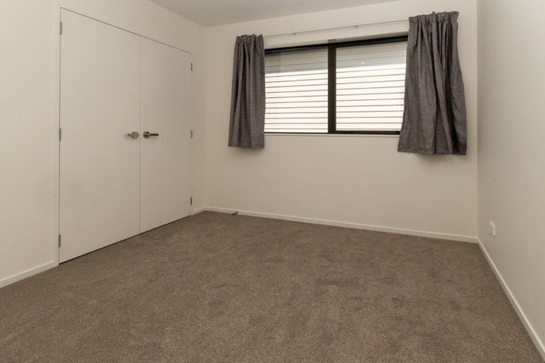 Photo of property in 9/116 Colwill Road, Massey, Auckland, 0614