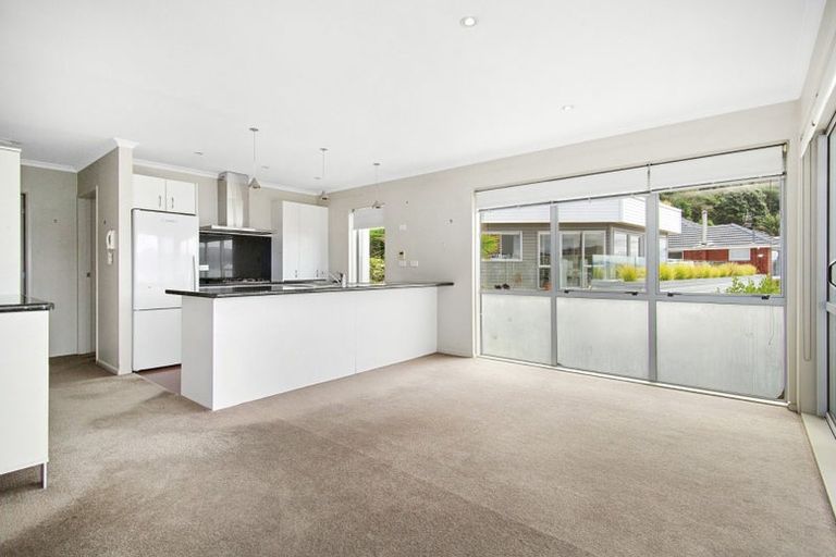 Photo of property in 275u2 Karaka Bay Road, Karaka Bays, Wellington, 6022