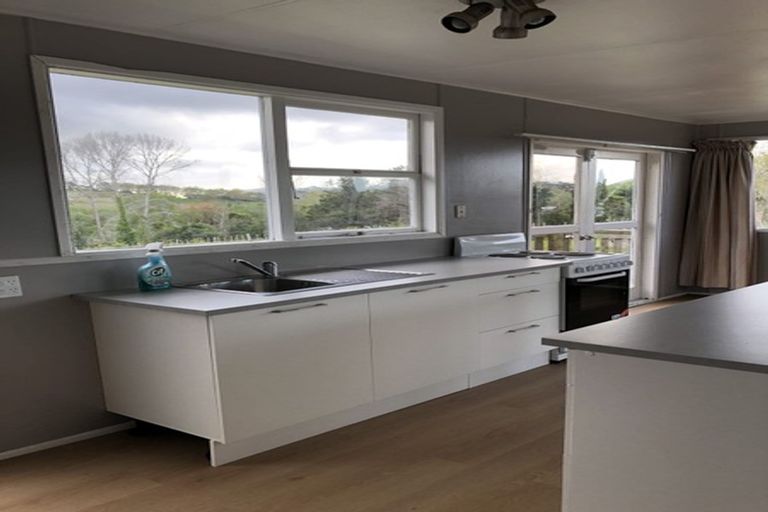 Photo of property in 102 Settlement Road, Kaiwaka, 0573