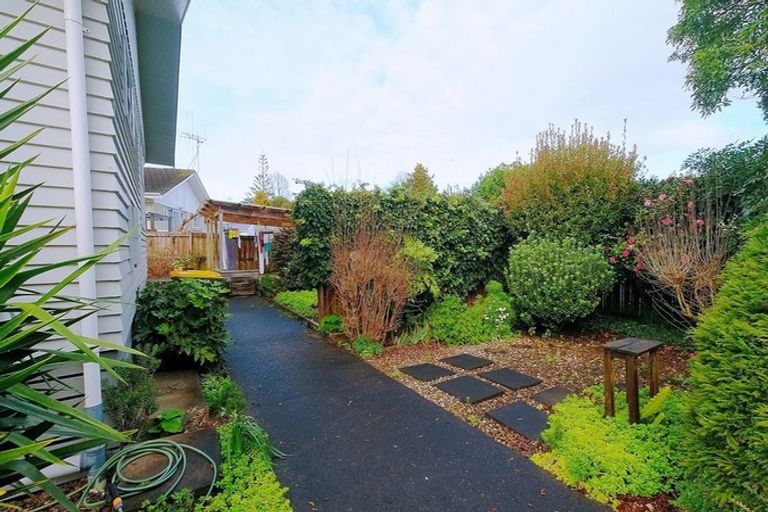 Photo of property in 18 Cypress Crescent, Pukete, Hamilton, 3200