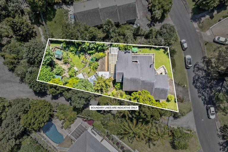 Photo of property in 9 Longfellow Parade, Glen Eden, Auckland, 0604