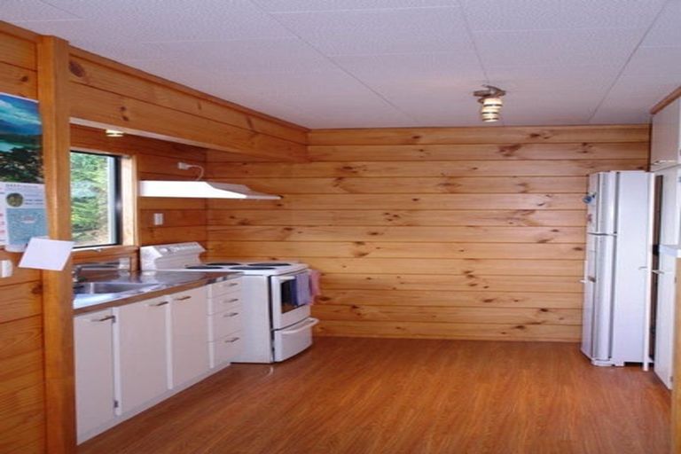 Photo of property in 2/8 Camilla Grove, Totara Vale, Auckland, 0629