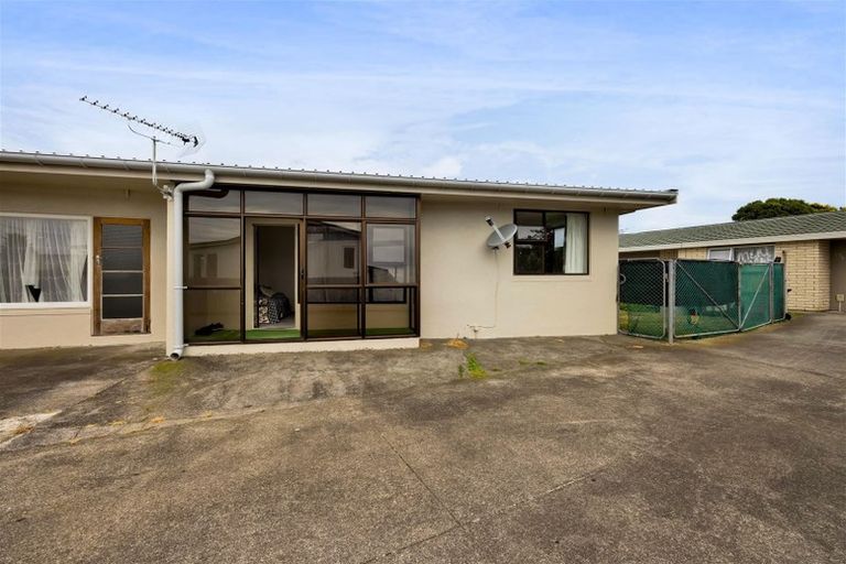 Photo of property in 17 Rimu Street, Hawera, 4610