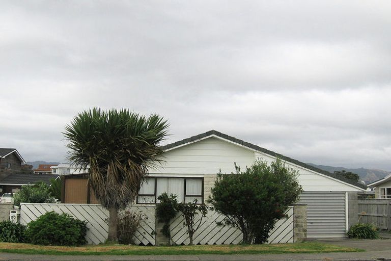 Photo of property in 52a Ocean Road, Paraparaumu Beach, Paraparaumu, 5032