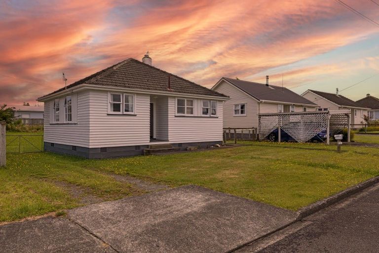 Photo of property in 22 Bell Street, Marton, 4710