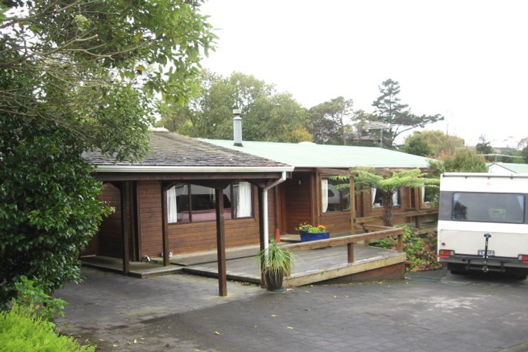 Photo of property in 84 Haseler Crescent, Howick, Auckland, 2014