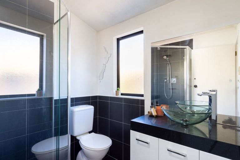 Photo of property in 22 Millennium Hill, Paraparaumu, 5032