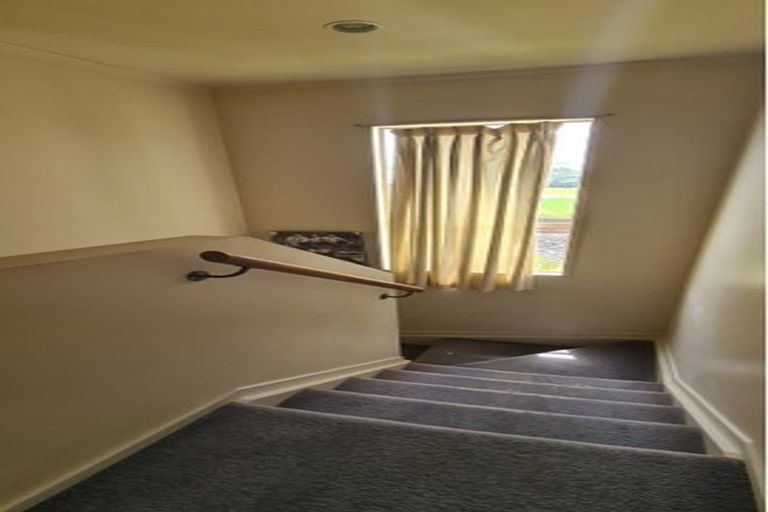 Photo of property in 19 Lockington Avenue, Henderson, Auckland, 0612