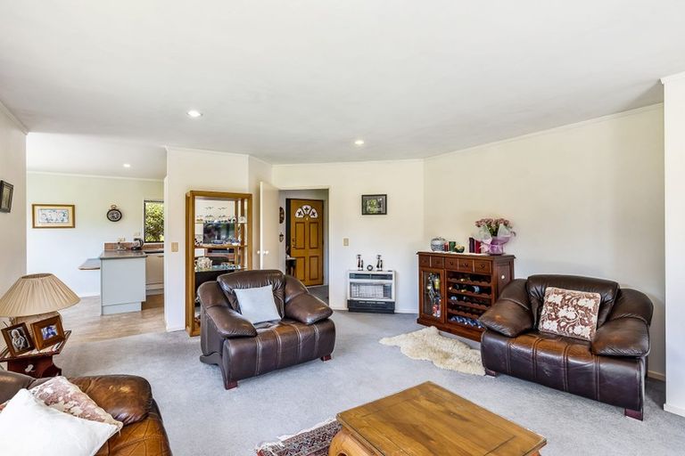 Photo of property in 2 Realm Drive, Paraparaumu, 5032