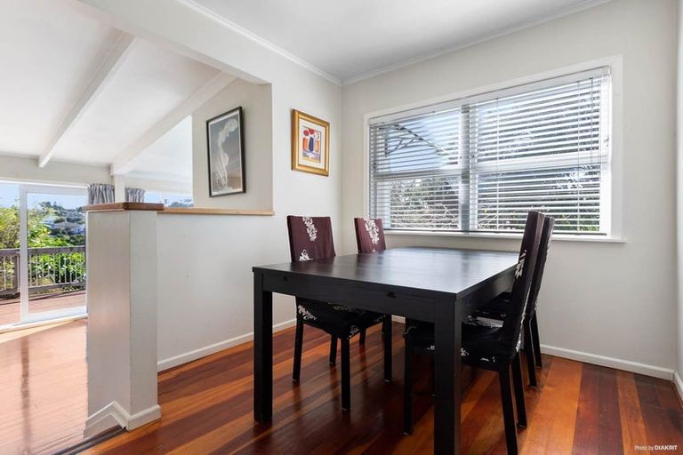 Photo of property in 18 Madison Place, Forrest Hill, Auckland, 0620
