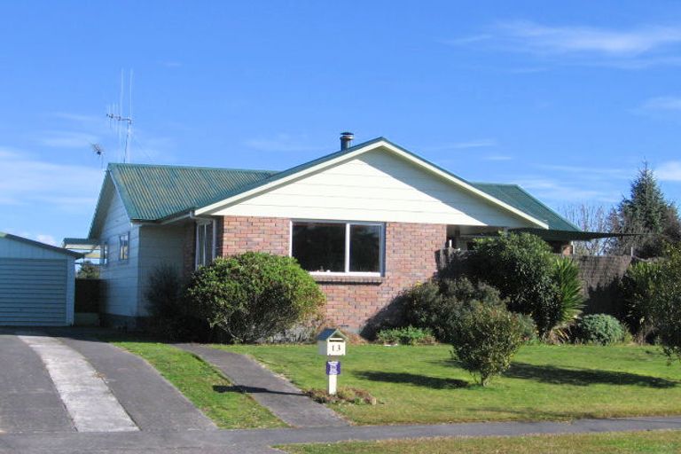 Photo of property in 15 Beatrice Place, Nawton, Hamilton, 3200