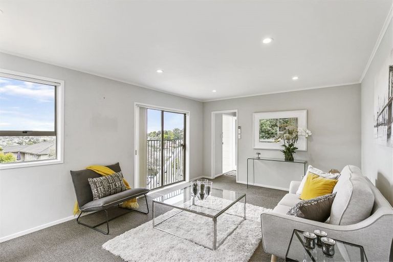 Photo of property in 21 Laurina Road, Sunnynook, Auckland, 0620