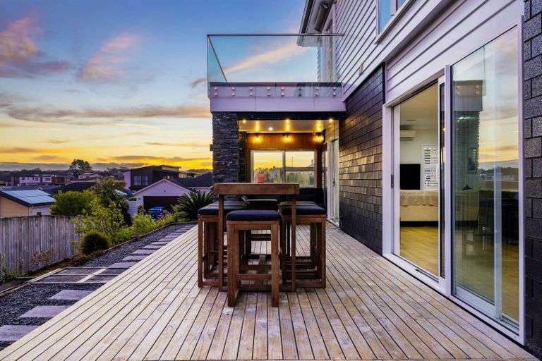 Photo of property in 2 Tauwaka Crescent, Riverhead, 0820