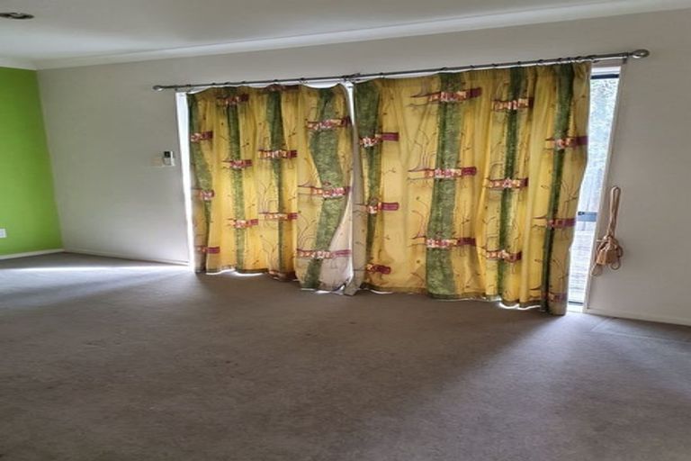 Photo of property in 52b Royal View Road, Te Atatu South, Auckland, 0610