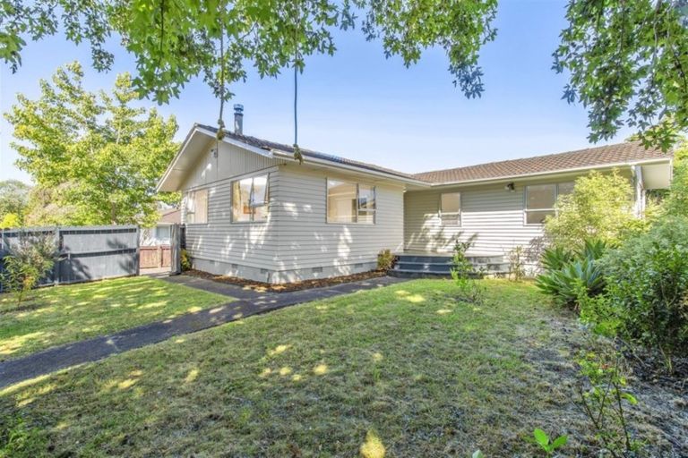 Photo of property in 13 Tamahere Drive, Glenfield, Auckland, 0629