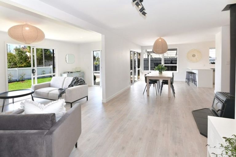 Photo of property in 7 Doment Crescent, Orewa, 0931