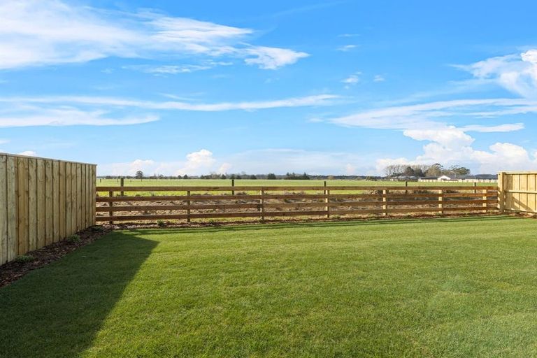 Photo of property in 26 Ellmers Street, Woodend, 7691