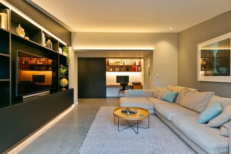 Photo of property in 538 Broadway, Strathmore Park, Wellington, 6022