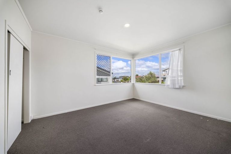 Photo of property in 45 Bodi Place, Te Atatu South, Auckland, 0610