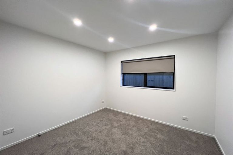 Photo of property in 30c Durham Street, Te Atatu Peninsula, Auckland, 0610