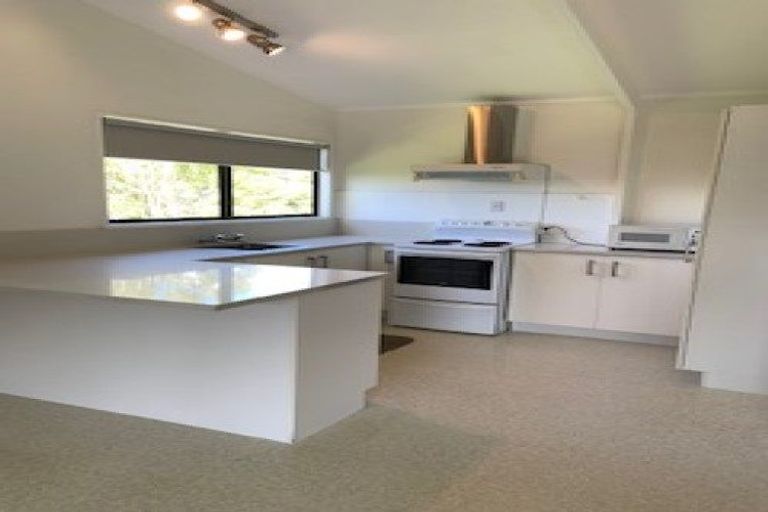 Photo of property in 1/232 Henderson Valley Road, Henderson, Auckland, 0612