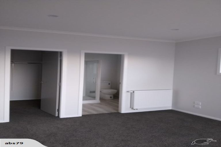 Photo of property in 18 Schooner Drive, Whitby, Porirua, 5024