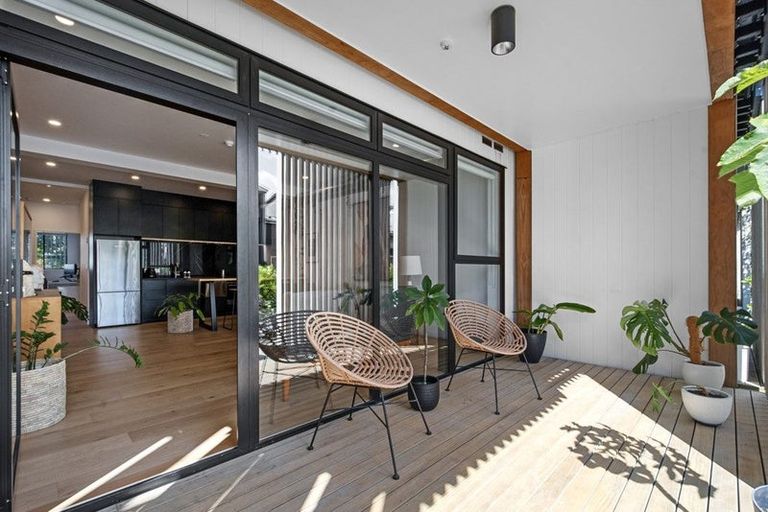 Photo of property in 1/165 Hobsonville Point Road, Hobsonville, Auckland, 0616