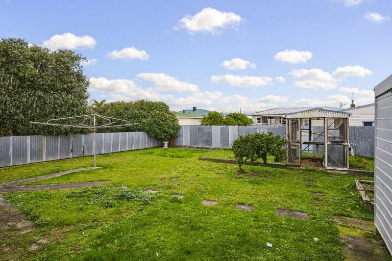 Photo of property in 12 Cargill Street, Levin, 5510