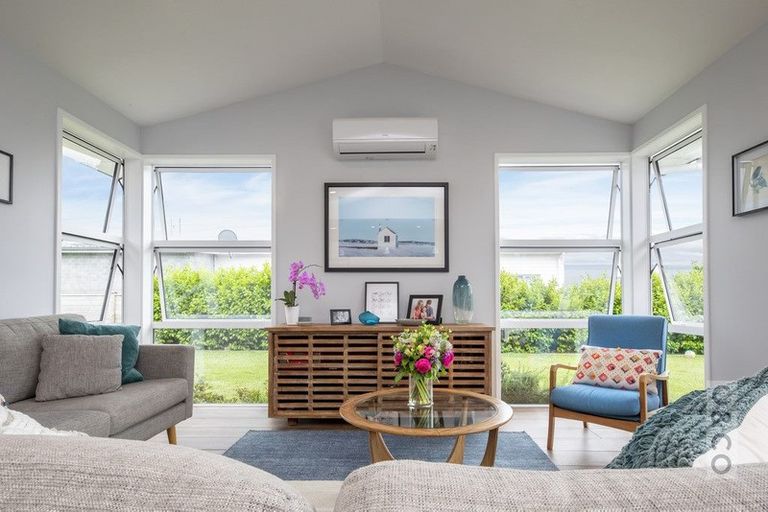 Photo of property in 11 Floyd Road, Riverhead, 0820